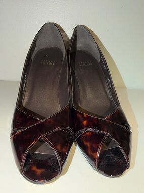 Stuart Weitzman Tortoiseshell Brown Patent Leather Peep-Toe Heels. Sz 8.5